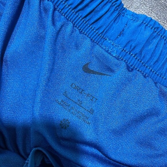 Nike Women's Dri-FIT Tempo Printed Running Shorts - Picture 10 of 14